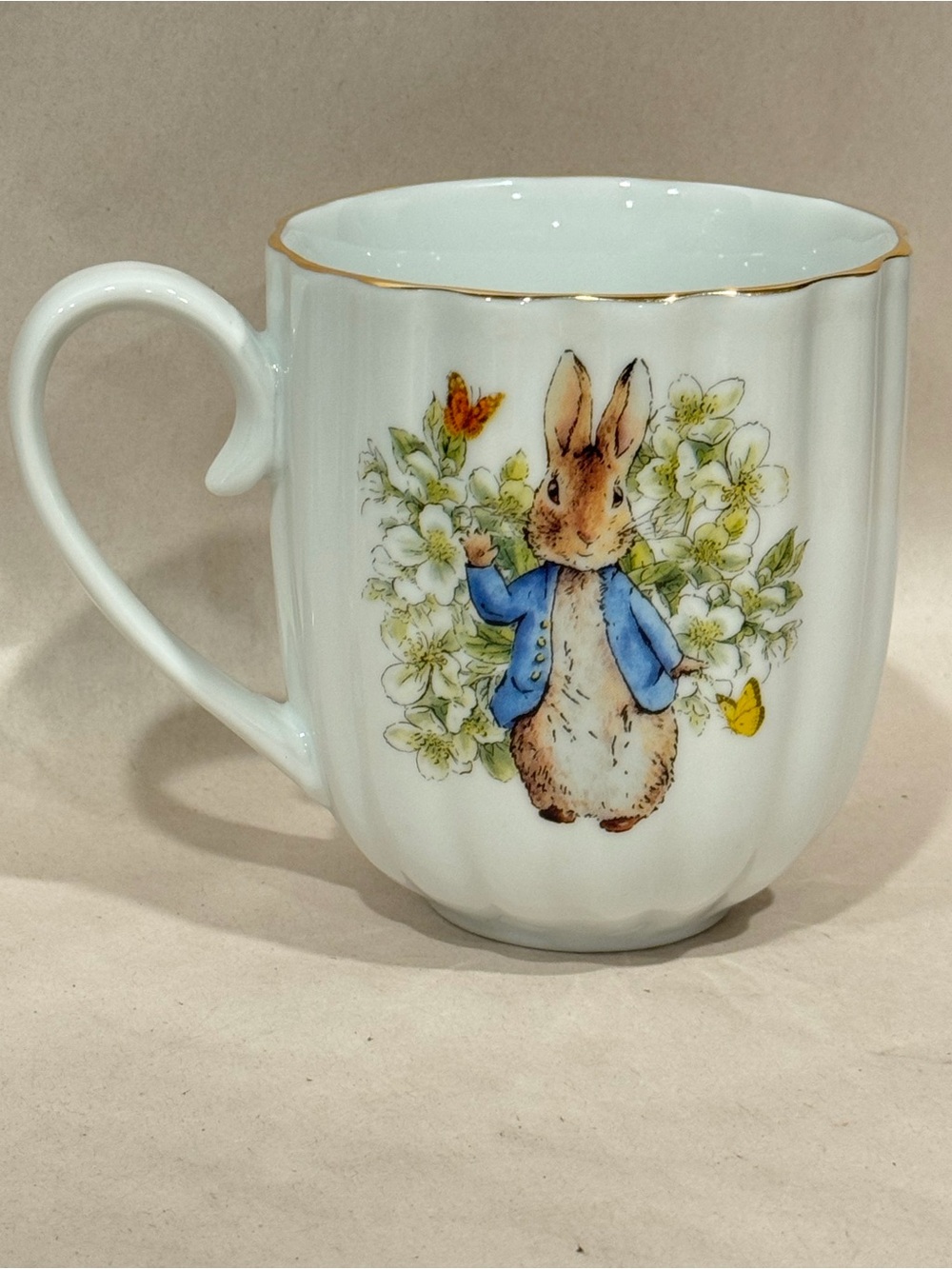 NEW Beatrix Potter PETER RABBIT Spring Floral 16oz Fluted Ceramic Coffee Cup Mug
